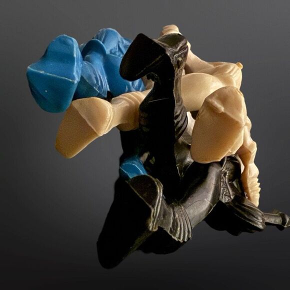 Vintage 1950s Archer - Ajax Hard Plastic Spacemen Blue Cream & Black Figures B4 - Picture 6 of 9